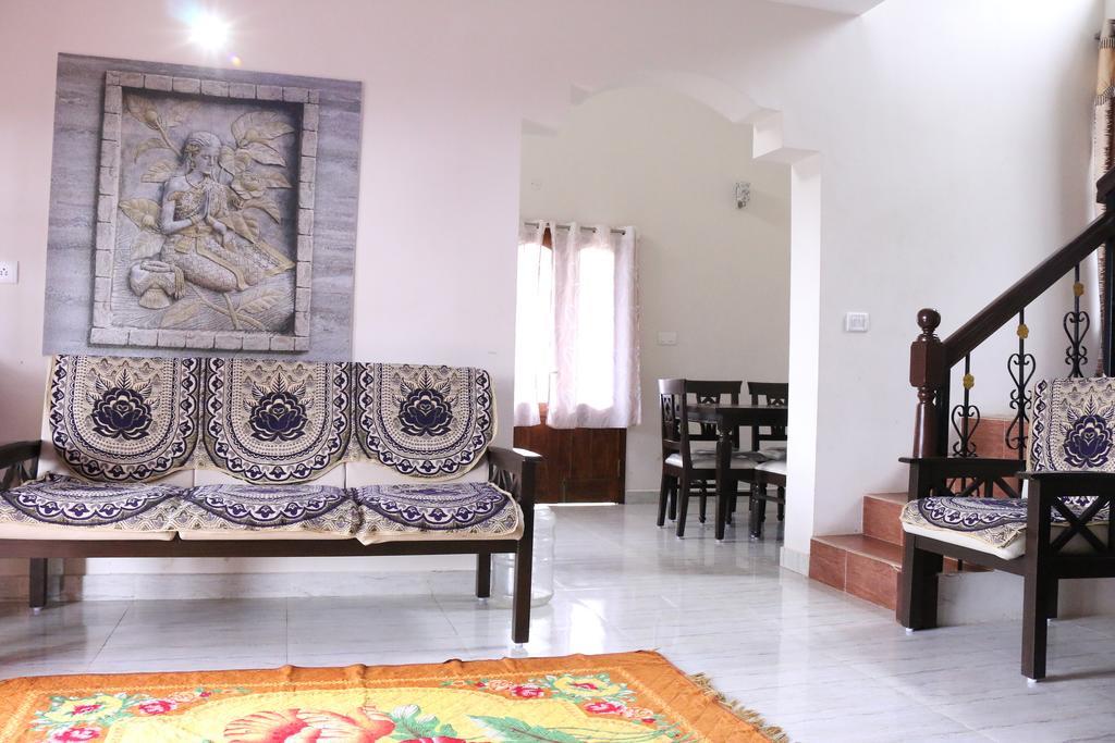 Adhithya Holidays Kodaikanal Phòng bức ảnh