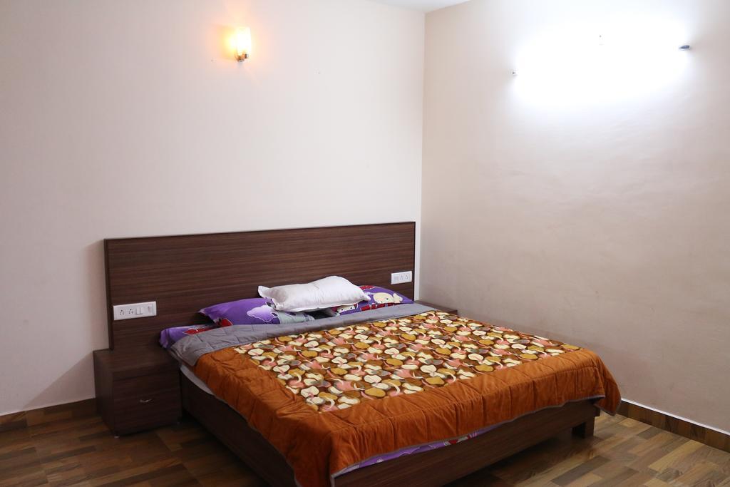 Adhithya Holidays Kodaikanal Phòng bức ảnh